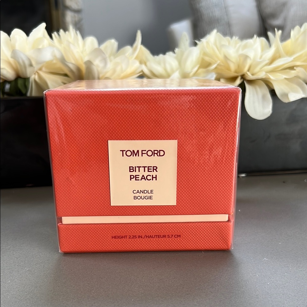 Tom Ford Bitter Peach Candle - Red
